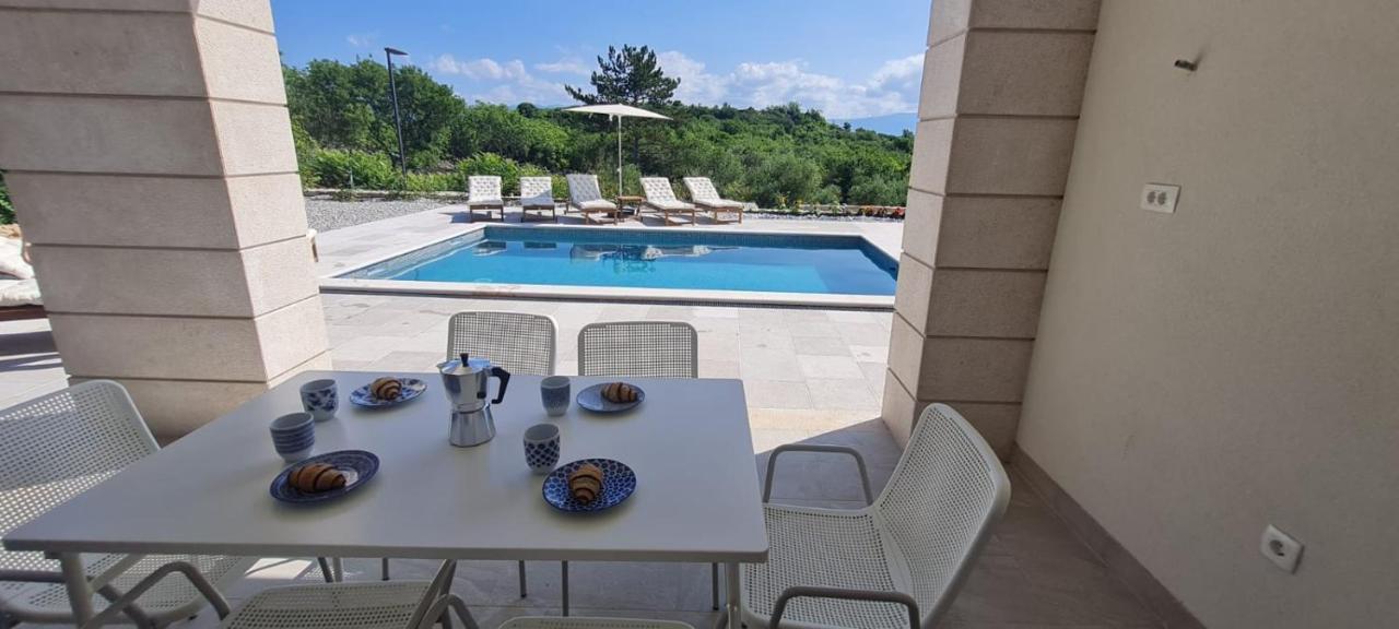 Apartmani Mariosa Vrbnik Exteriör bild
