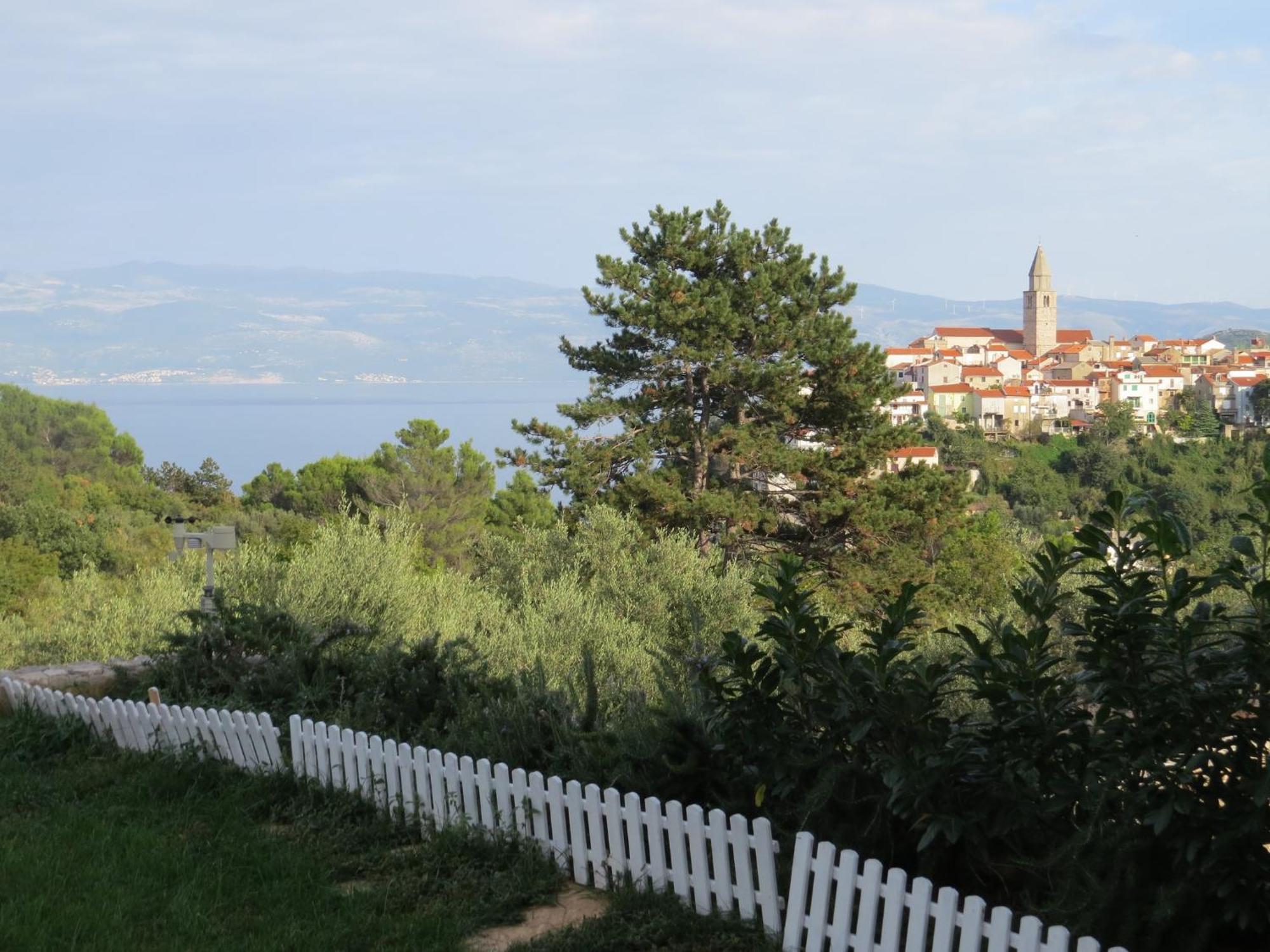 Apartmani Mariosa Vrbnik Exteriör bild